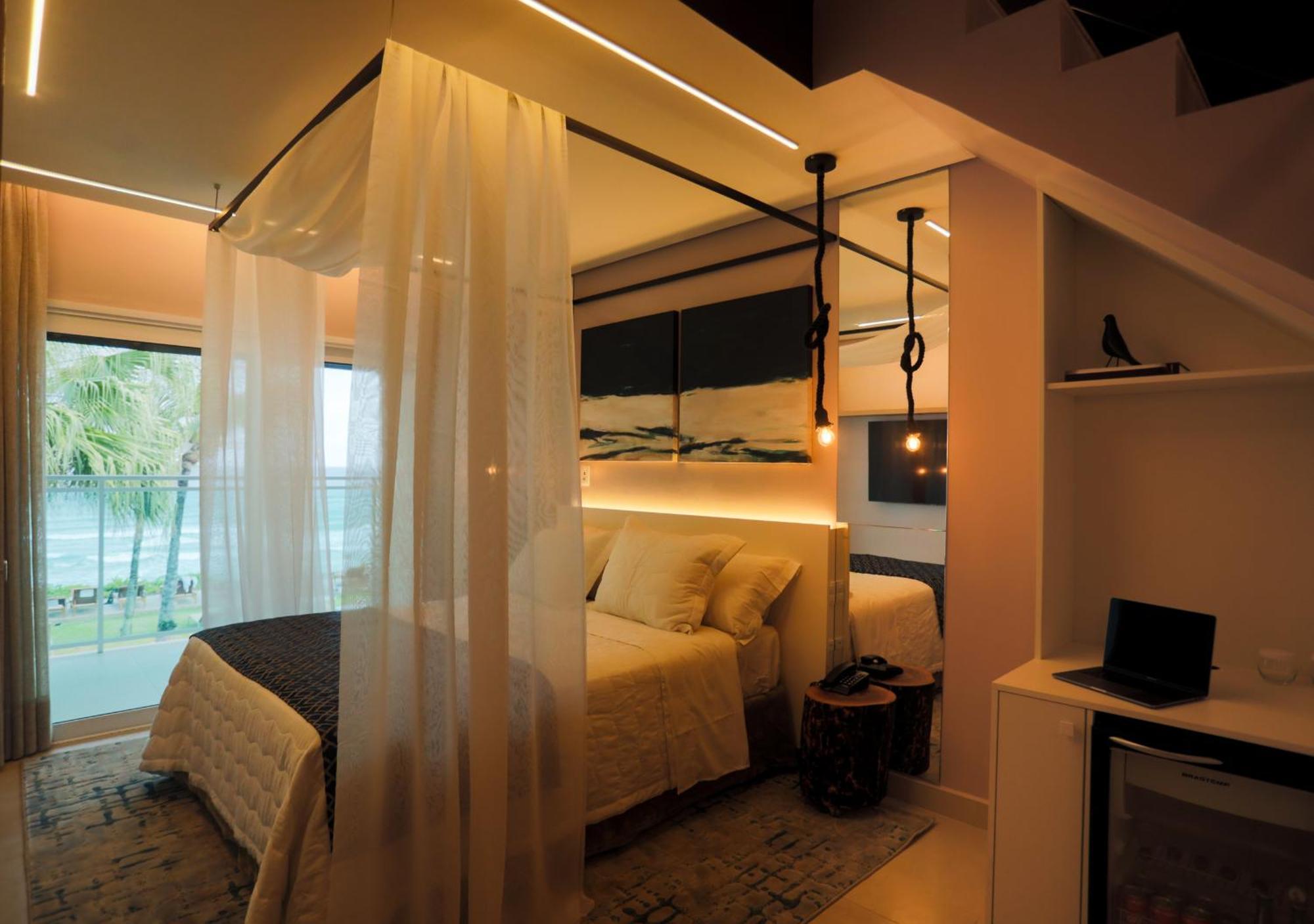 Amora Hotel Маресиас Экстерьер фото