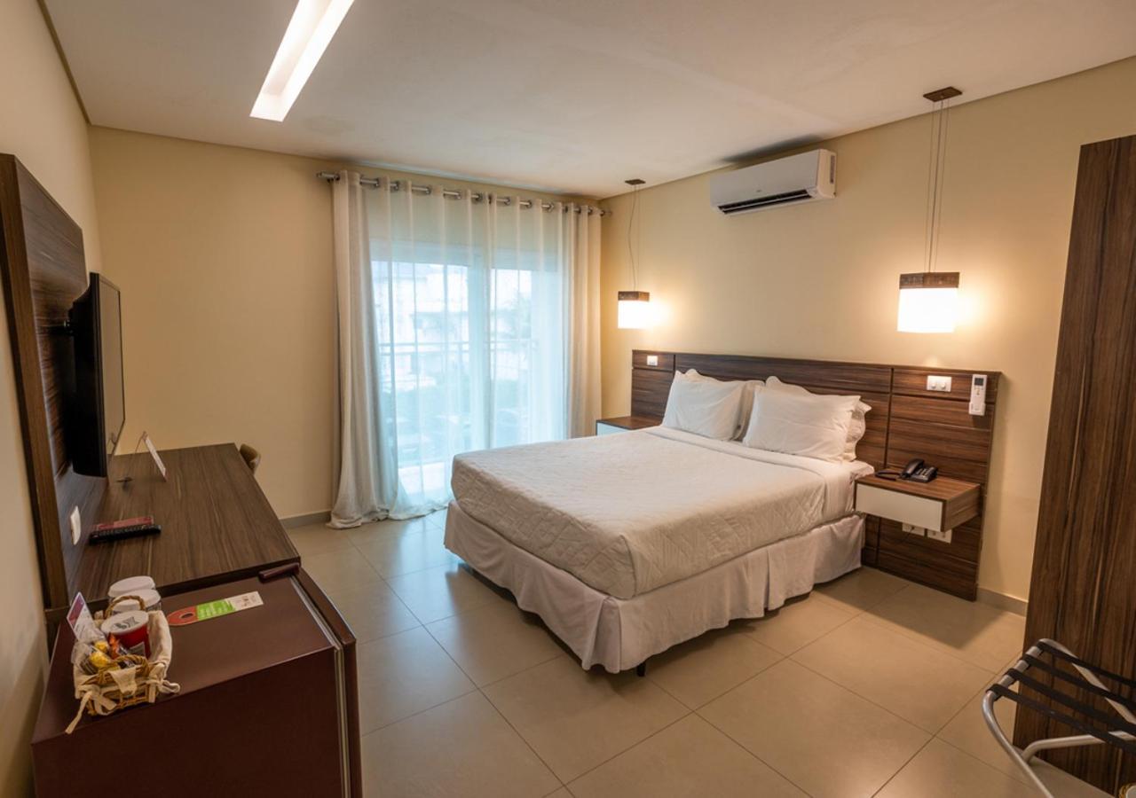 Amora Hotel Маресиас Экстерьер фото