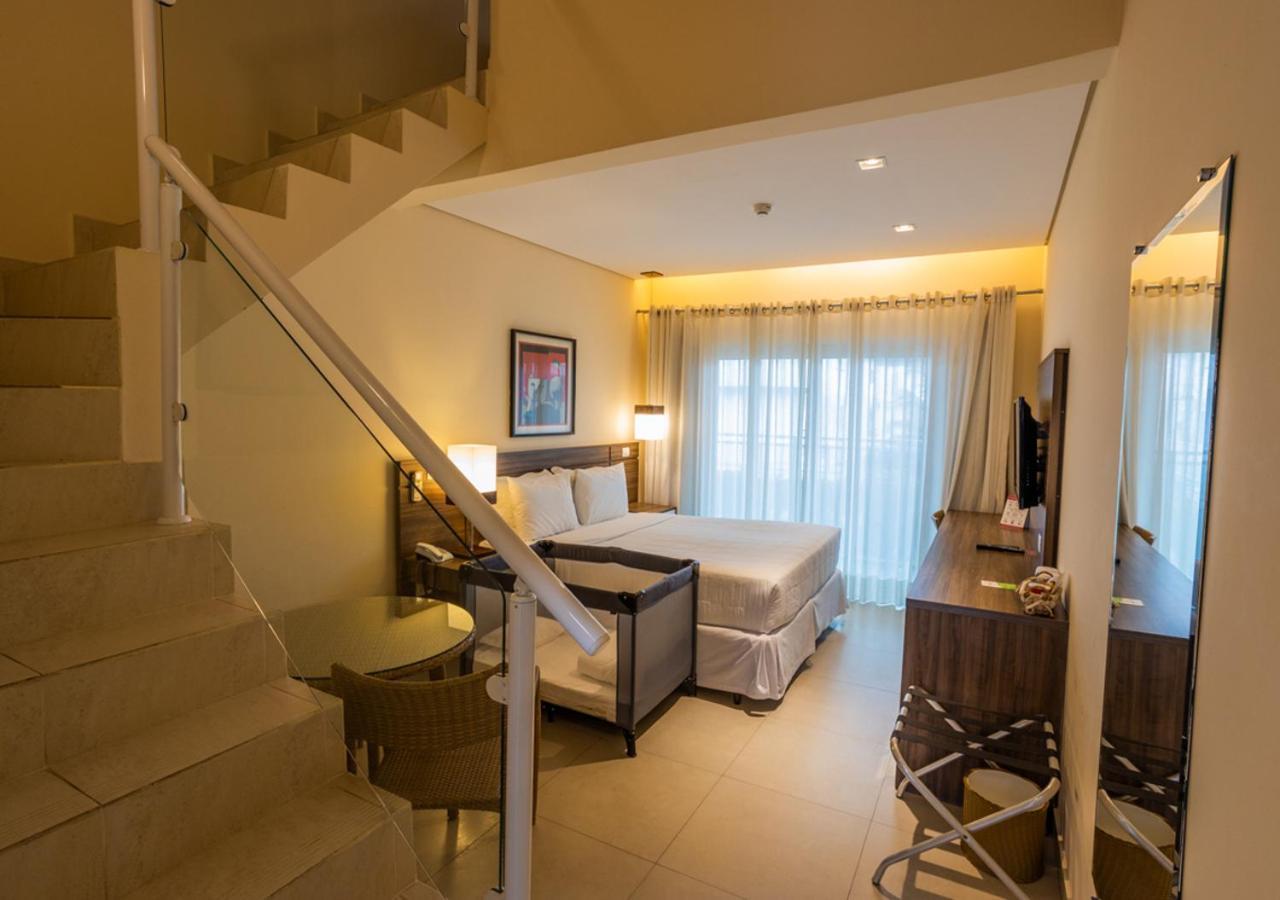 Amora Hotel Маресиас Экстерьер фото