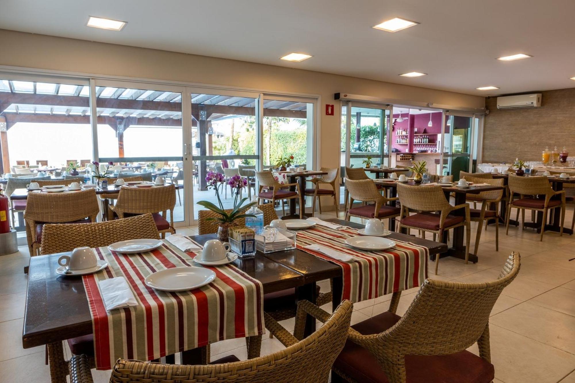 Amora Hotel Маресиас Экстерьер фото