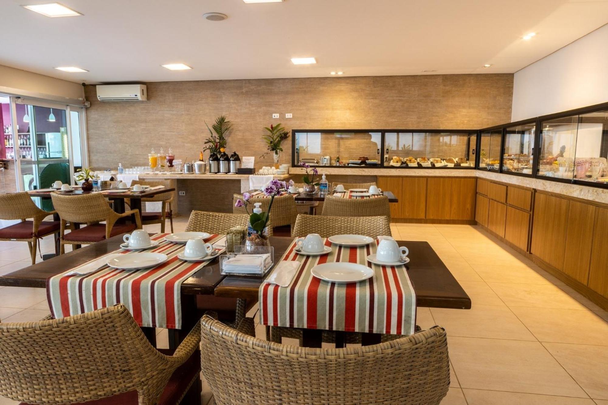 Amora Hotel Маресиас Экстерьер фото