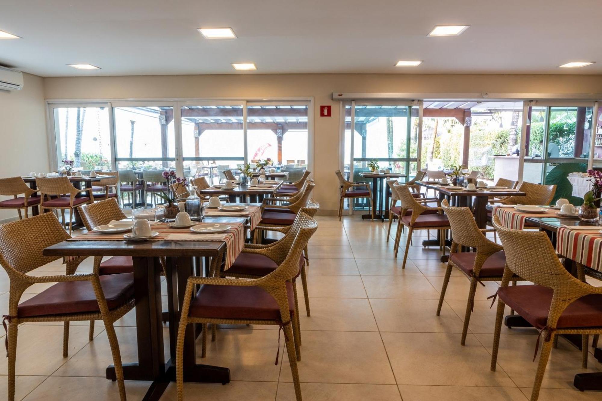 Amora Hotel Маресиас Экстерьер фото
