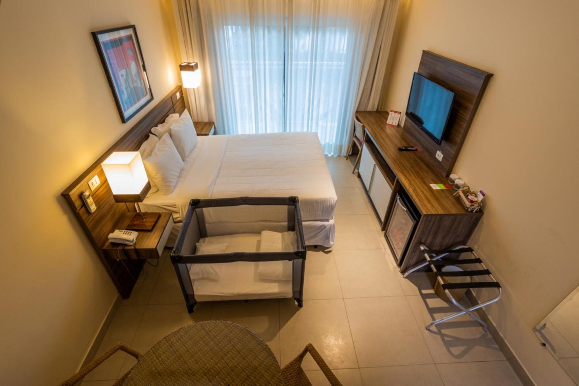 Amora Hotel Маресиас Экстерьер фото