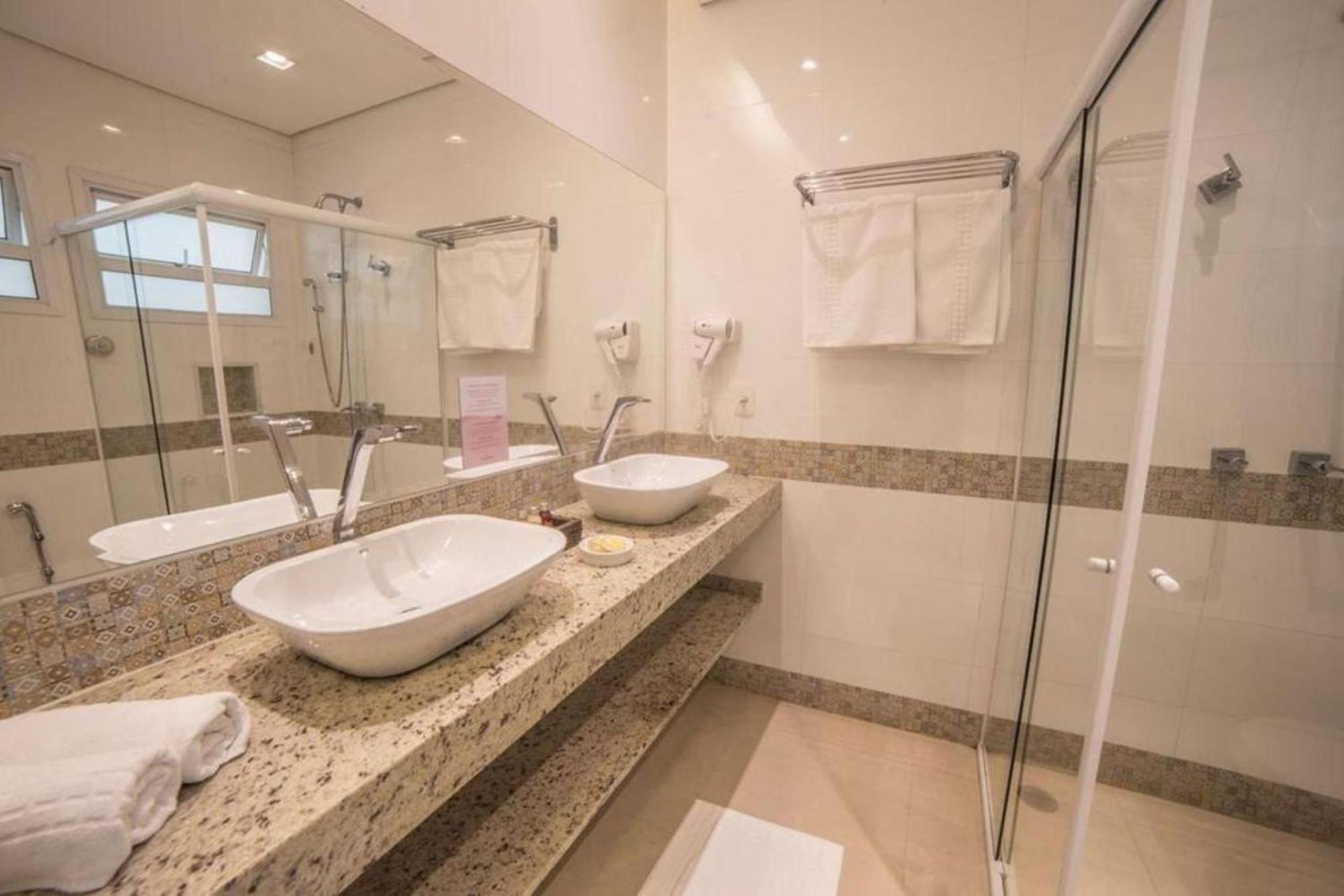 Amora Hotel Маресиас Экстерьер фото