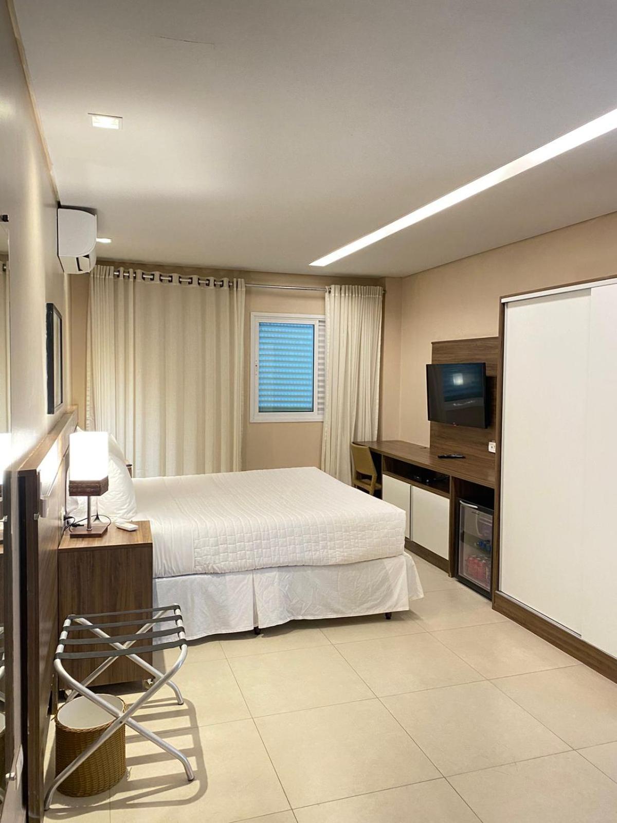 Amora Hotel Маресиас Экстерьер фото