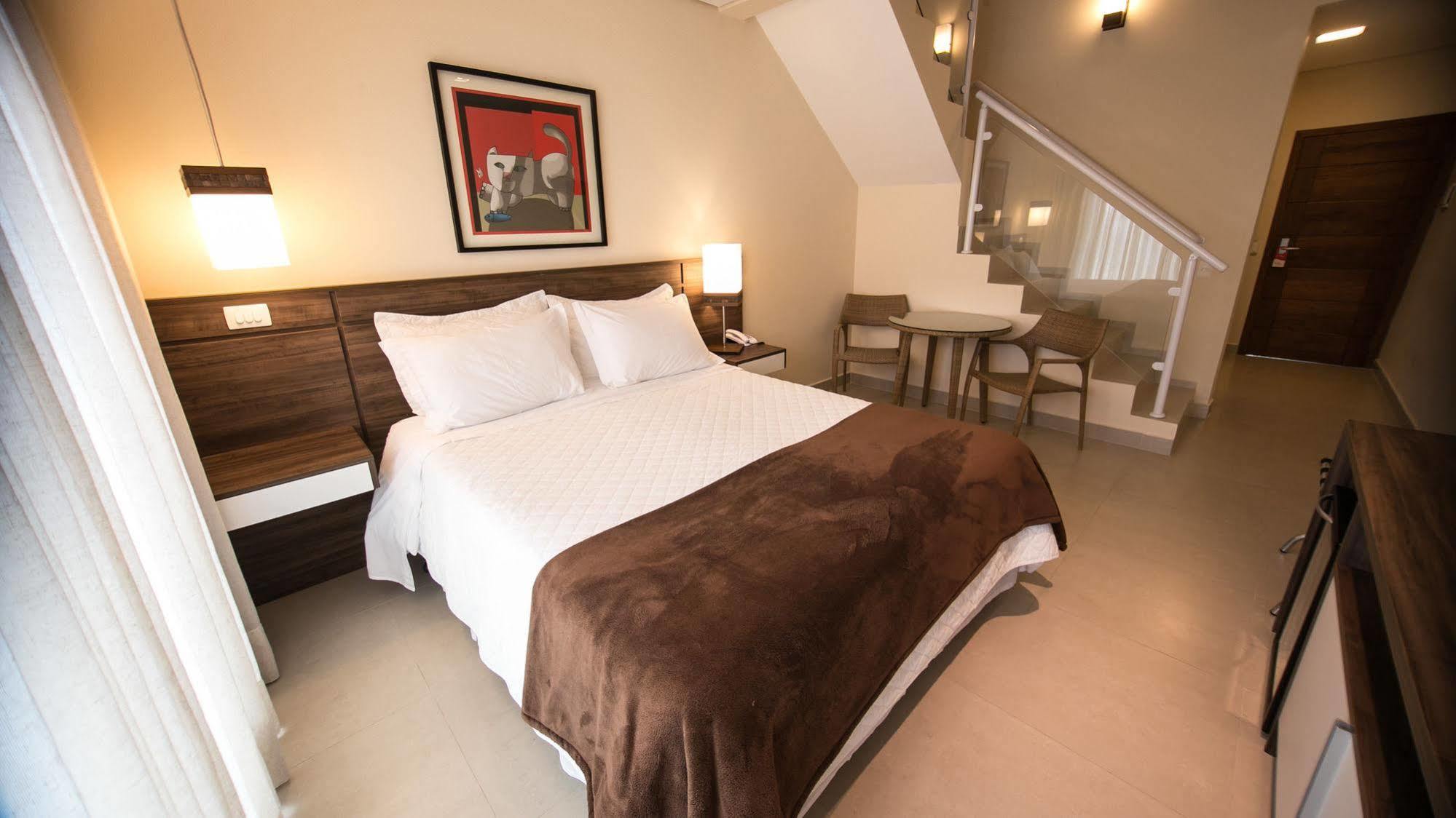 Amora Hotel Маресиас Экстерьер фото