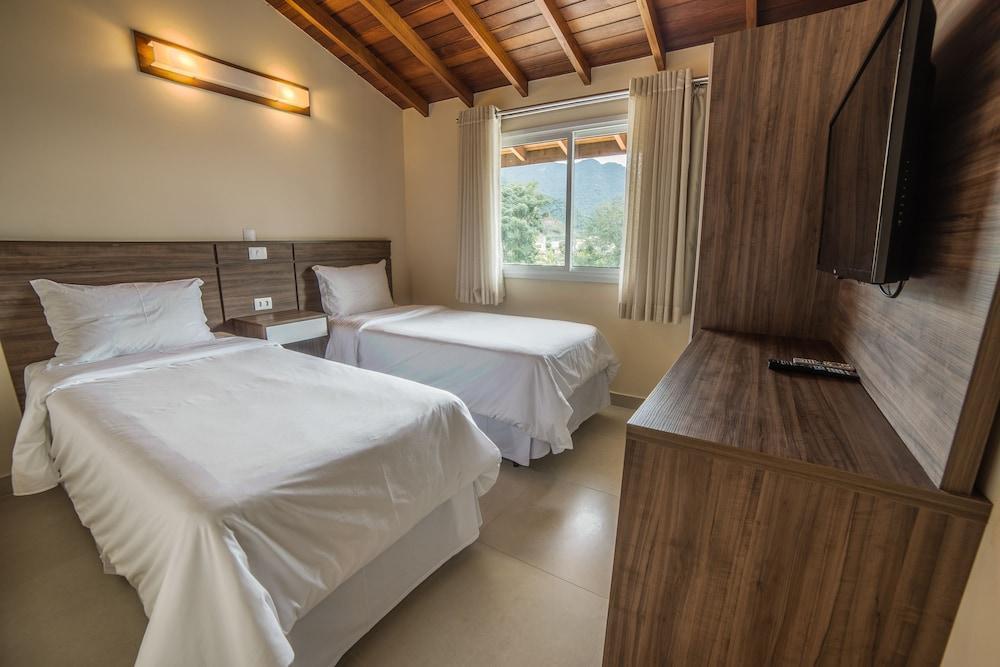 Amora Hotel Маресиас Экстерьер фото